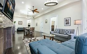 Elegant 4Br Condo In Downtown